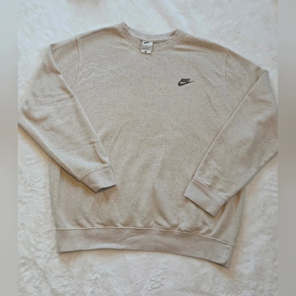 NIKE Club Fleece Pullover Crew – Sustainable Materials XL